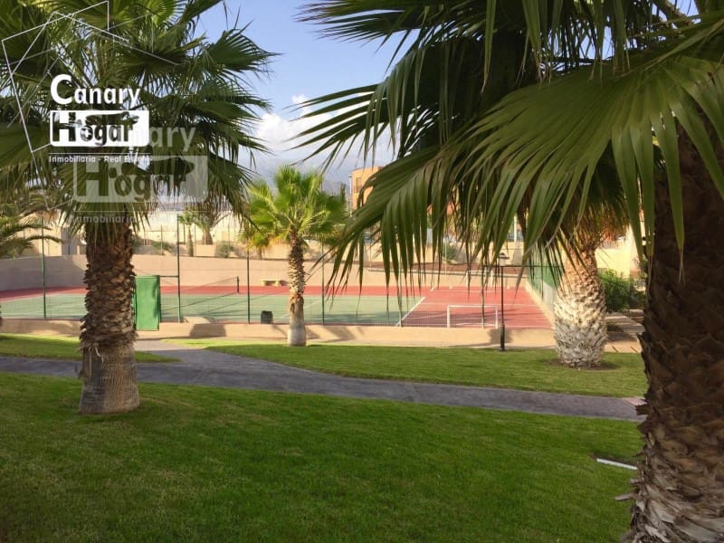2 bedroom Villa for sale in Los Abrigos with garage - € 577,000 (Ref: 9834138)