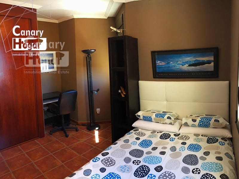 2 bedroom Villa for sale in Los Abrigos with garage - € 577,000 (Ref: 9834138)