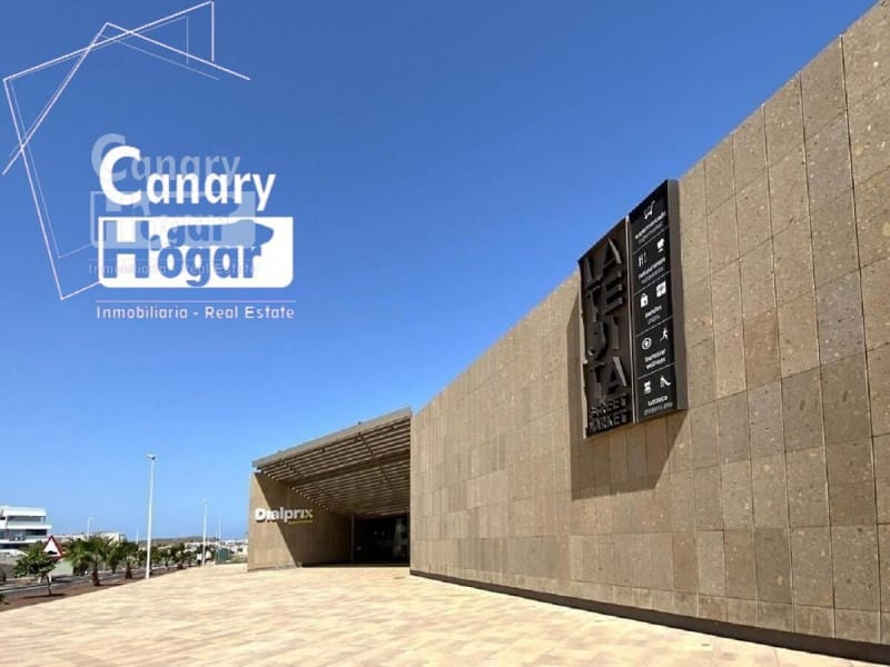 2 bedroom Villa for sale in Los Abrigos with garage - € 577,000 (Ref: 9834138)