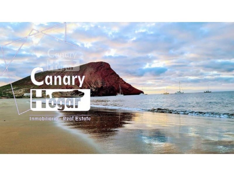2 bedroom Villa for sale in Los Abrigos with garage - € 577,000 (Ref: 9834138)