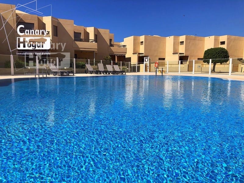 2 bedroom Villa for sale in Los Abrigos with garage - € 577,000 (Ref: 9834138)