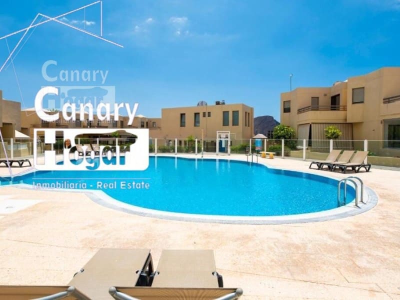 2 bedroom Villa for sale in Los Abrigos with garage - € 577,000 (Ref: 9834138)