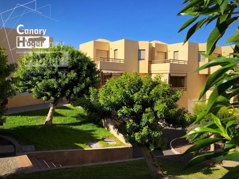 2 bedroom Villa for sale in Los Abrigos with garage - € 577,000 (Ref: 9834138)