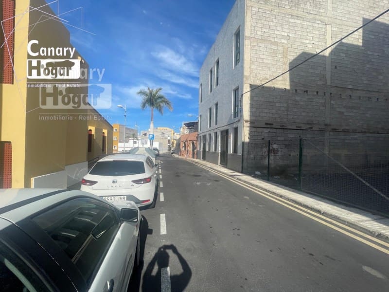 Commercial for sale in Adeje - € 185,000 (Ref: 9834139)