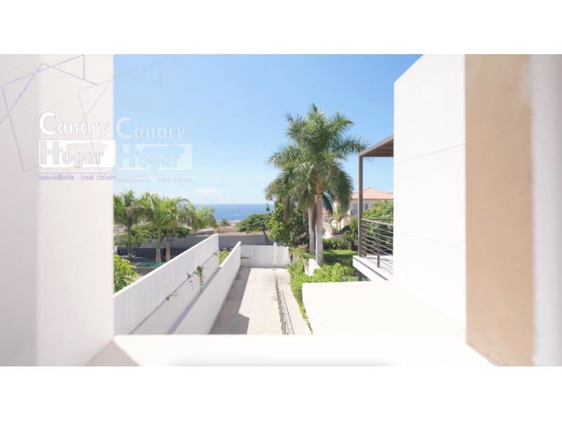 4 chambre Villa/Maison à vendre à Playa Fanabe avec piscine garage - 2 625 000 € (Ref: 9834143)