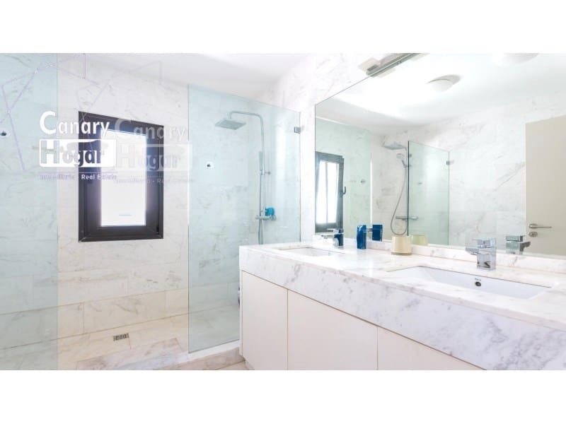4 chambre Villa/Maison à vendre à Playa Fanabe avec piscine garage - 2 625 000 € (Ref: 9834143)