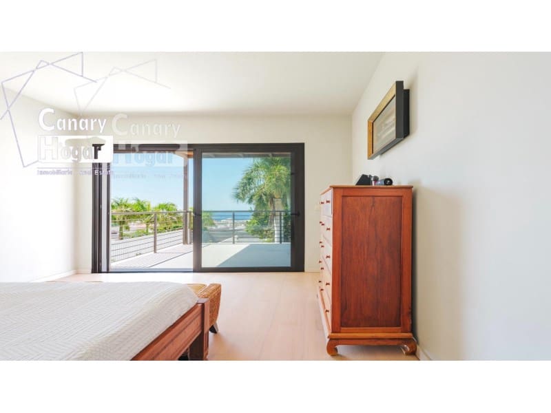4 chambre Villa/Maison à vendre à Playa Fanabe avec piscine garage - 2 625 000 € (Ref: 9834143)