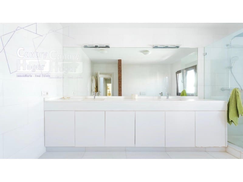4 chambre Villa/Maison à vendre à Playa Fanabe avec piscine garage - 2 625 000 € (Ref: 9834143)