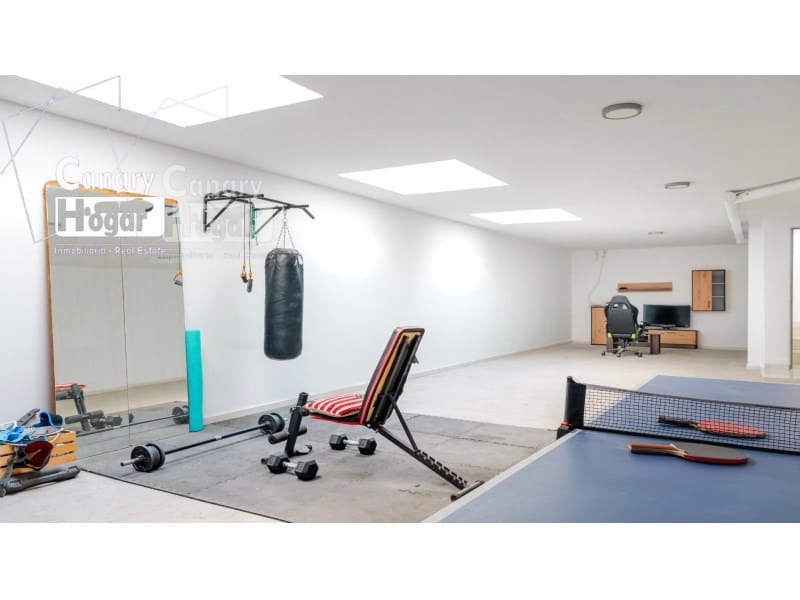 4 chambre Villa/Maison à vendre à Playa Fanabe avec piscine garage - 2 625 000 € (Ref: 9834143)