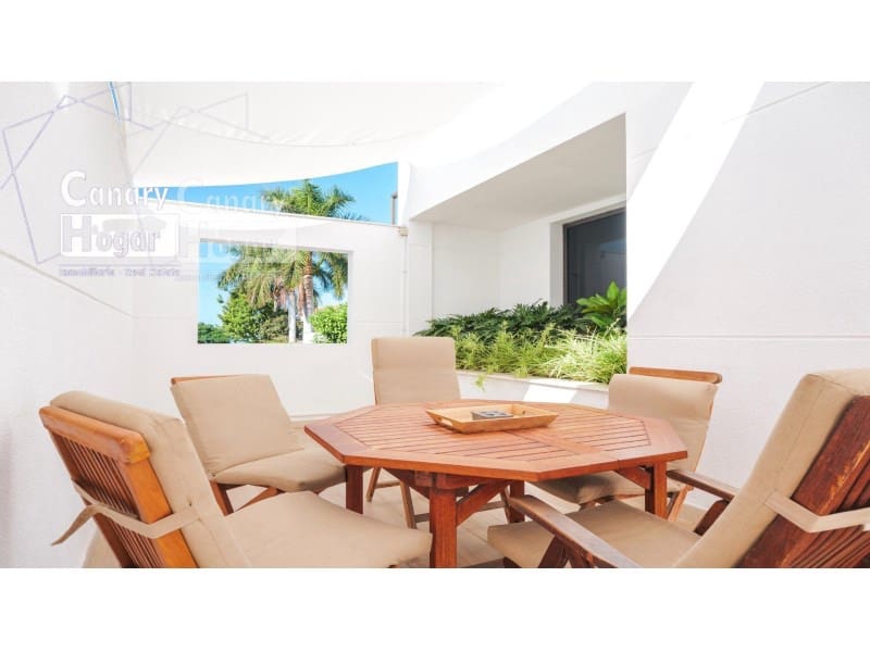 4 chambre Villa/Maison à vendre à Playa Fanabe avec piscine garage - 2 625 000 € (Ref: 9834143)