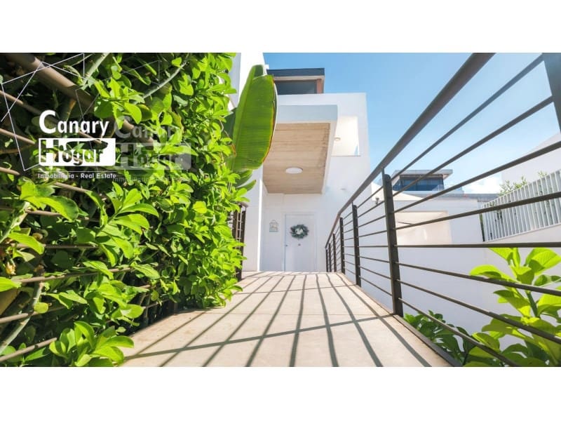 4 chambre Villa/Maison à vendre à Playa Fanabe avec piscine garage - 2 625 000 € (Ref: 9834143)