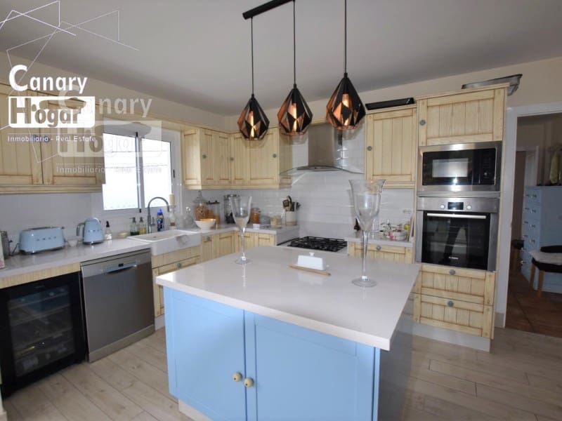 3 bedroom Finca/Country House for sale in San Miguel de Abona with garage - € 420,000 (Ref: 9834148)