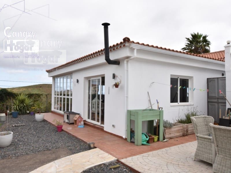 3 bedroom Finca/Country House for sale in San Miguel de Abona with garage - € 420,000 (Ref: 9834148)