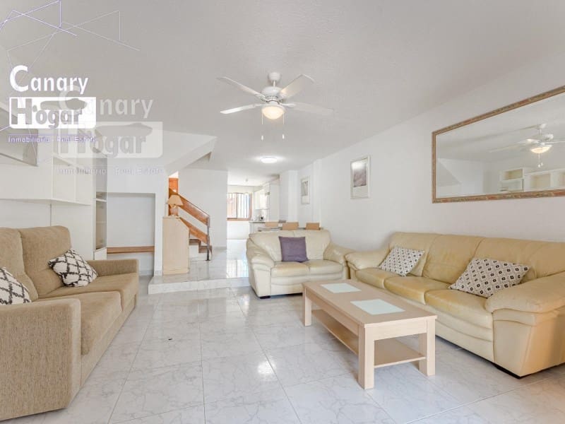 4 bedroom Villa for sale in Playa de las Americas - € 880,000 (Ref: 9834151)