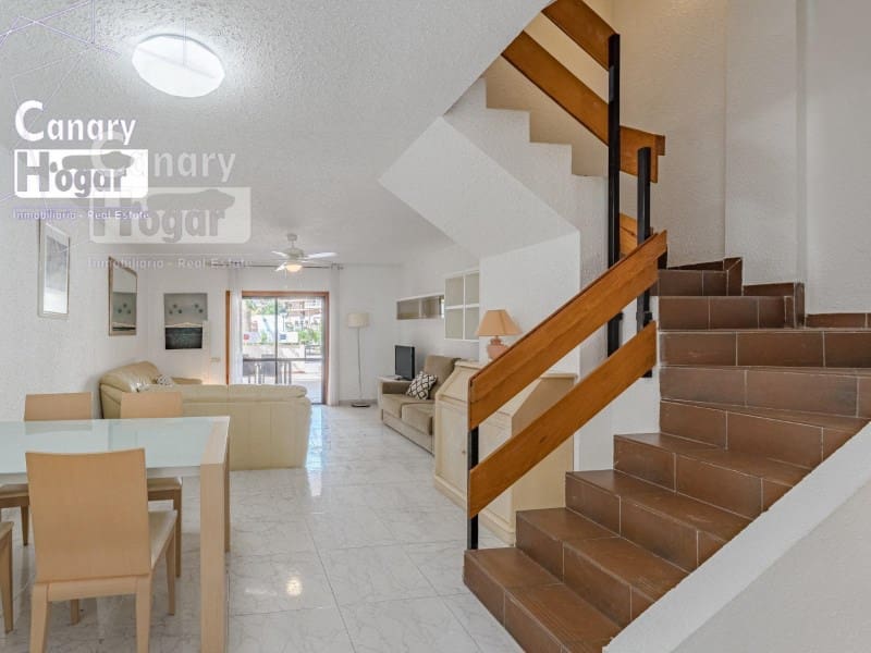 4 bedroom Villa for sale in Playa de las Americas - € 880,000 (Ref: 9834151)