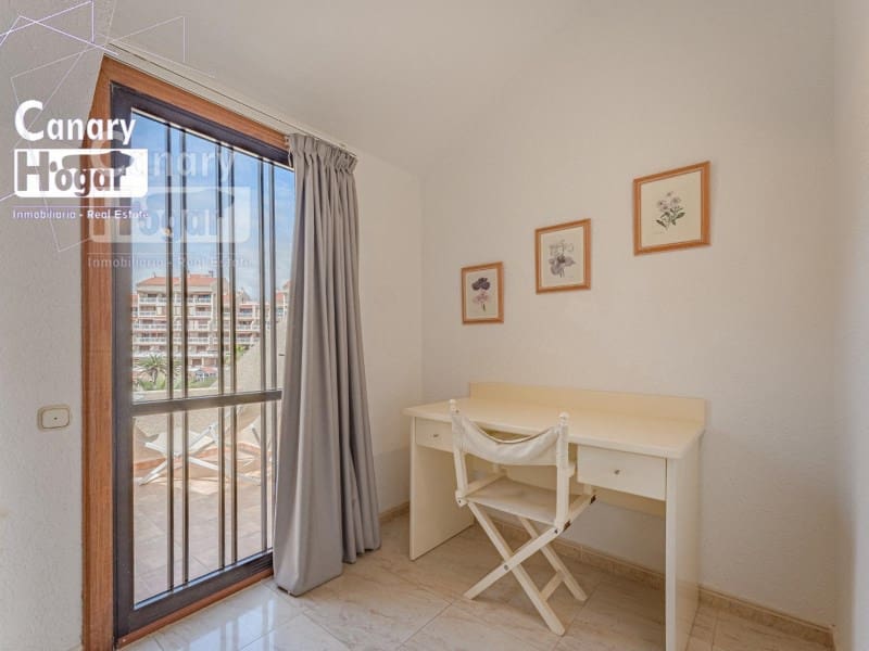 4 bedroom Villa for sale in Playa de las Americas - € 880,000 (Ref: 9834151)