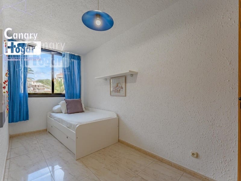 4 bedroom Villa for sale in Playa de las Americas - € 880,000 (Ref: 9834151)
