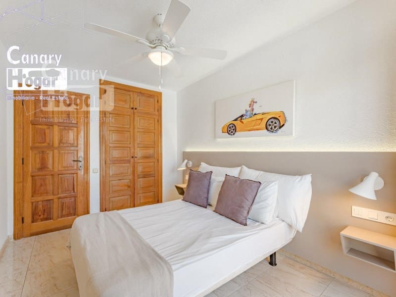 4 bedroom Villa for sale in Playa de las Americas - € 880,000 (Ref: 9834151)