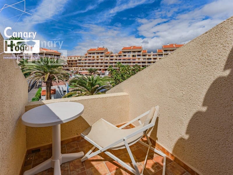 4 bedroom Villa for sale in Playa de las Americas - € 880,000 (Ref: 9834151)