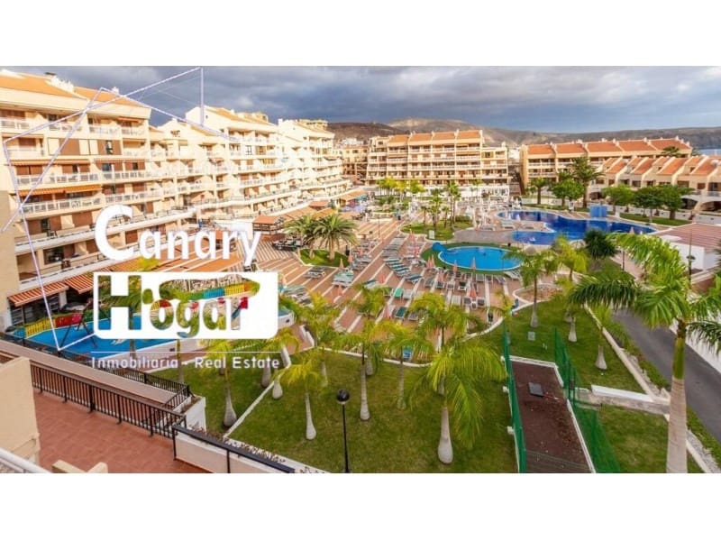 4 bedroom Villa for sale in Playa de las Americas - € 880,000 (Ref: 9834151)