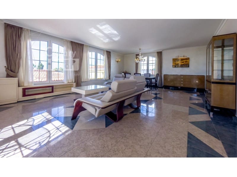 3 soveværelse Villa til salg i Playa del Duque med garage - € 2.999.000 (Ref: 9834152)