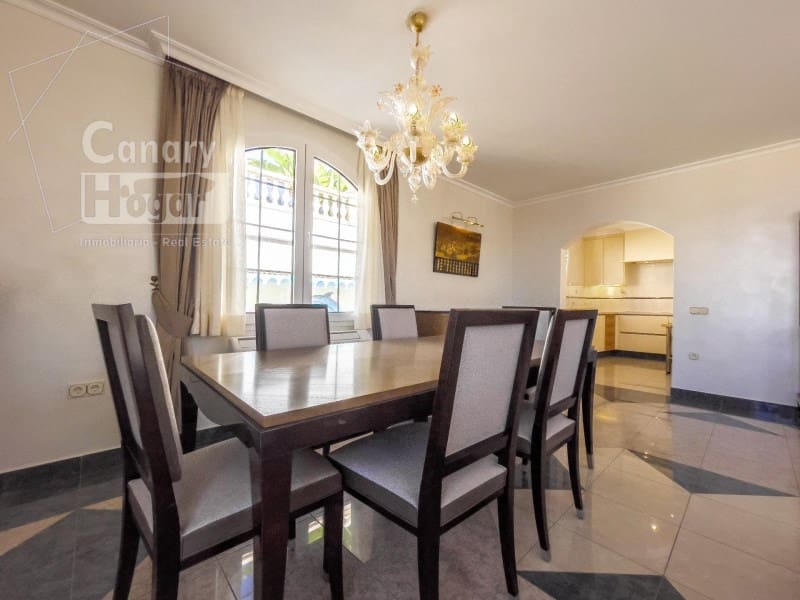 3 soveværelse Villa til salg i Playa del Duque med garage - € 2.999.000 (Ref: 9834152)