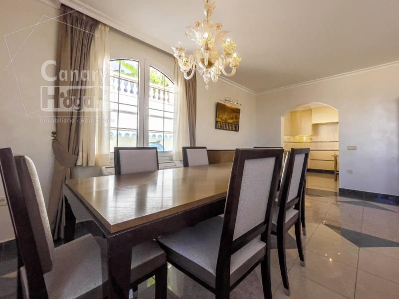 3 soveværelse Villa til salg i Playa del Duque med garage - € 2.999.000 (Ref: 9834152)