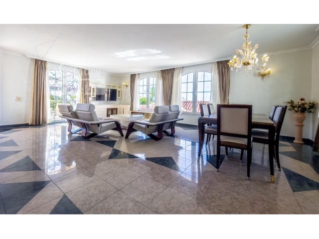 3 soveværelse Villa til salg i Playa del Duque, Adeje med garage - € 2.999.000 (Ref: 9834152)