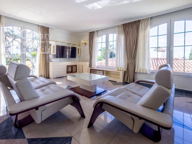 3 soveværelse Villa til salg i Playa del Duque, Adeje med garage - € 2.999.000 (Ref: 9834152)