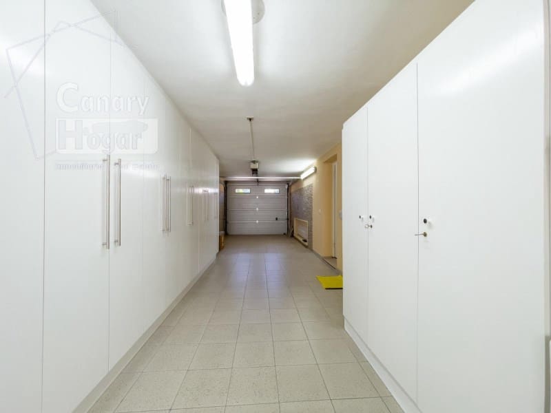 3 soveværelse Villa til salg i Playa del Duque med garage - € 2.999.000 (Ref: 9834152)