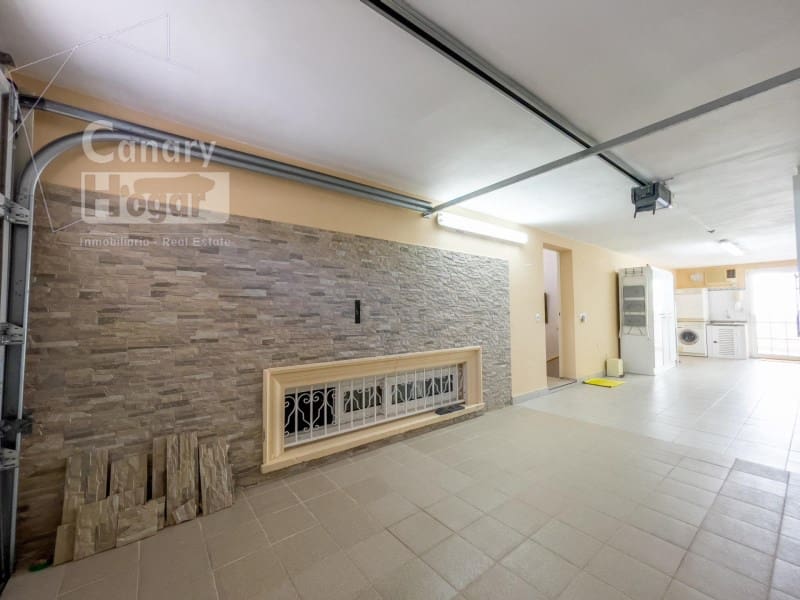 3 soveværelse Villa til salg i Playa del Duque med garage - € 2.999.000 (Ref: 9834152)
