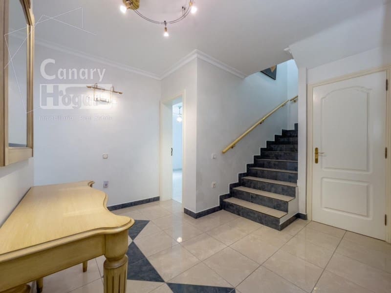 3 soveværelse Villa til salg i Playa del Duque med garage - € 2.999.000 (Ref: 9834152)