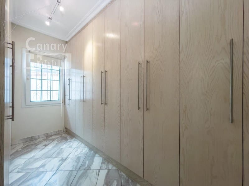 3 soveværelse Villa til salg i Playa del Duque med garage - € 2.999.000 (Ref: 9834152)