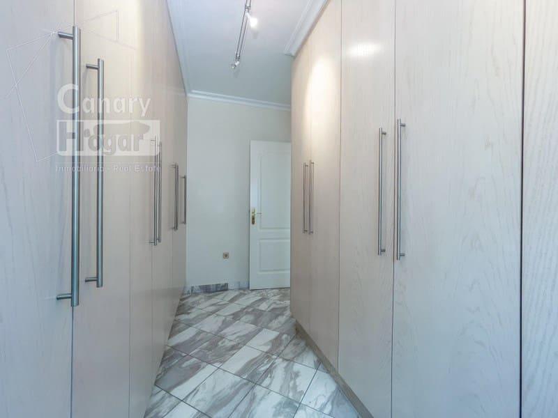 3 soveværelse Villa til salg i Playa del Duque med garage - € 2.999.000 (Ref: 9834152)