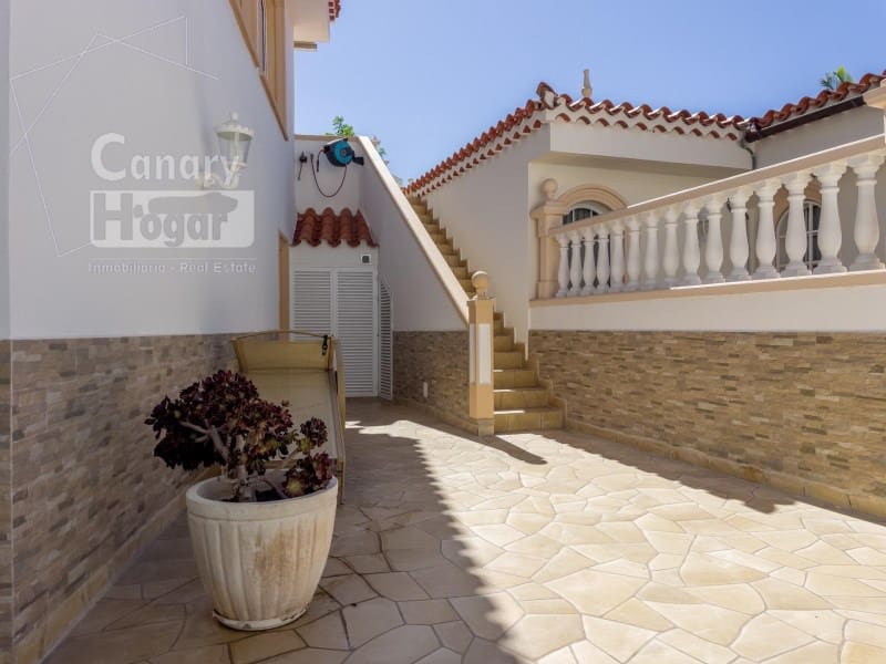 3 soveværelse Villa til salg i Playa del Duque med garage - € 2.999.000 (Ref: 9834152)