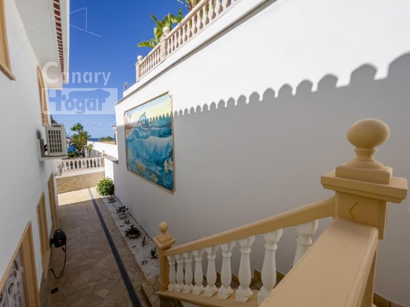 3 soveværelse Villa til salg i Playa del Duque med garage - € 2.999.000 (Ref: 9834152)