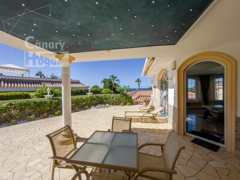 3 soveværelse Villa til salg i Playa del Duque med garage - € 2.999.000 (Ref: 9834152)