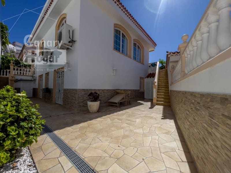 3 soveværelse Villa til salg i Playa del Duque med garage - € 2.999.000 (Ref: 9834152)