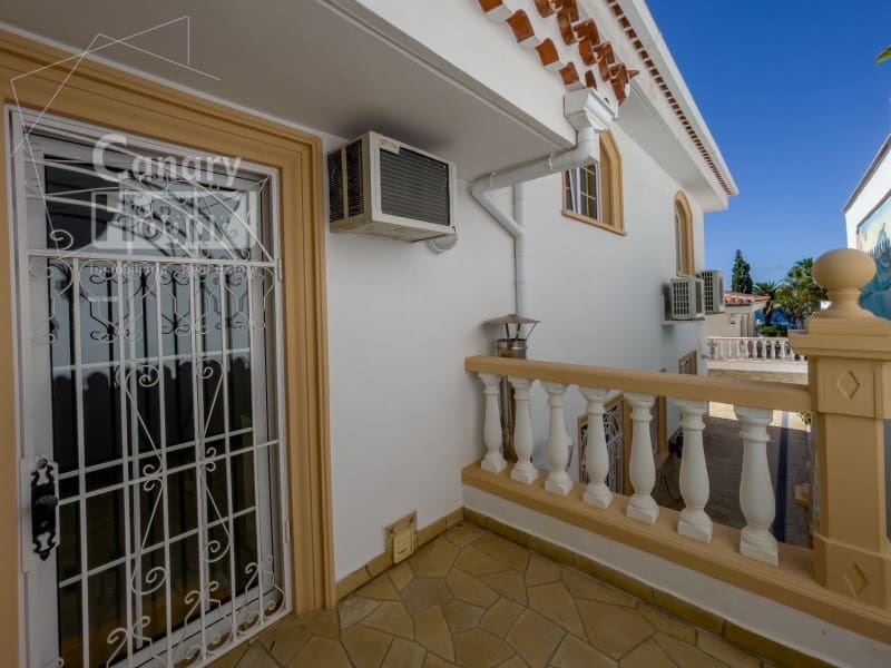 3 soveværelse Villa til salg i Playa del Duque med garage - € 2.999.000 (Ref: 9834152)
