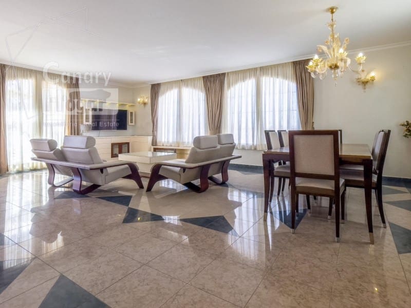 3 soveværelse Villa til salg i Playa del Duque med garage - € 2.999.000 (Ref: 9834152)
