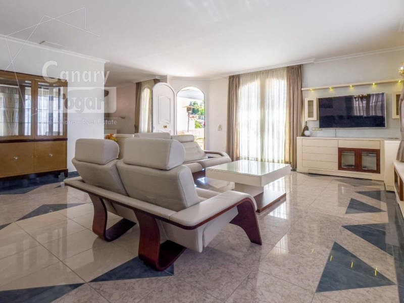 3 soveværelse Villa til salg i Playa del Duque med garage - € 2.999.000 (Ref: 9834152)
