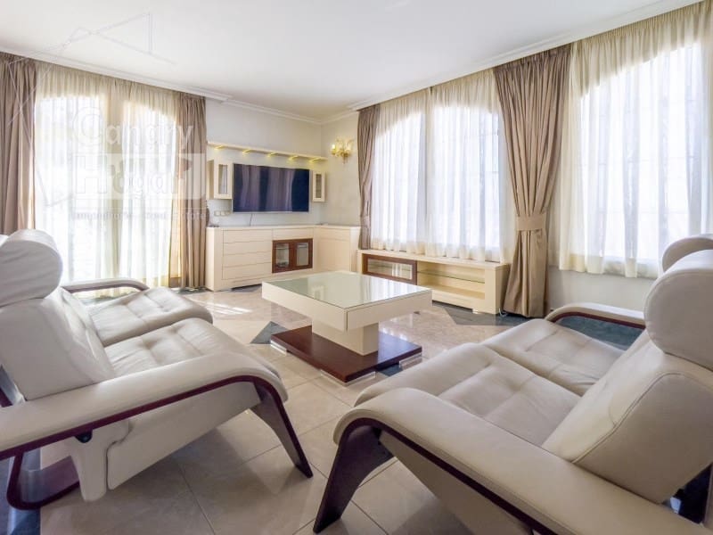 3 soveværelse Villa til salg i Playa del Duque med garage - € 2.999.000 (Ref: 9834152)