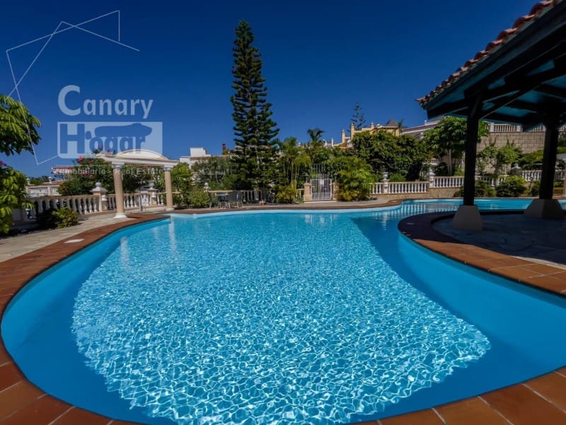 3 soveværelse Villa til salg i Playa del Duque med garage - € 2.999.000 (Ref: 9834152)