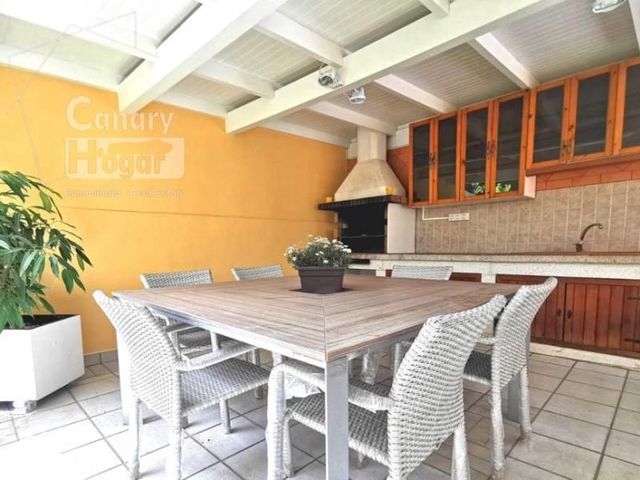 8 Zimmer Villa zu verkaufen in Playa del Duque, Adeje mit Pool Garage - 4.300.000 € (Ref: 9834154)