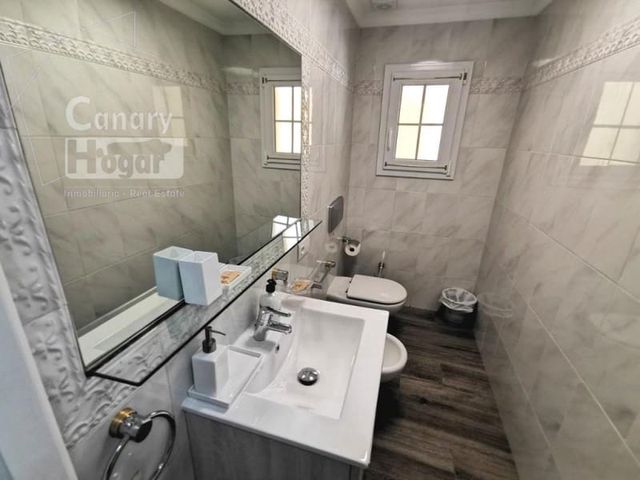 8 Zimmer Villa zu verkaufen in Playa del Duque, Adeje mit Pool Garage - 4.300.000 € (Ref: 9834154)