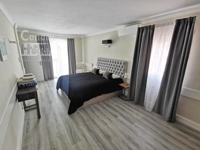 8 Zimmer Villa zu verkaufen in Playa del Duque, Adeje mit Pool Garage - 4.300.000 € (Ref: 9834154)