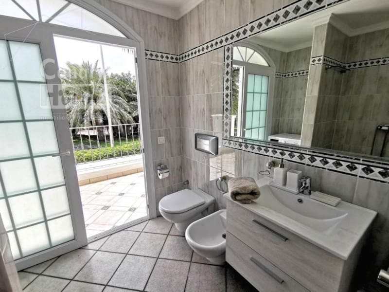 8 bedroom Villa for sale in Playa del Duque with pool garage - € 4,300,000 (Ref: 9834154)