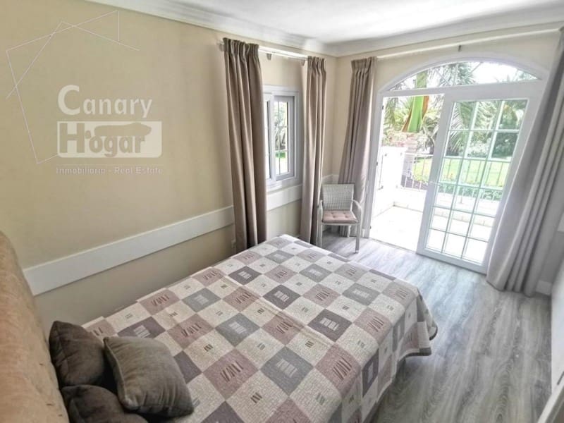 8 bedroom Villa for sale in Playa del Duque with pool garage - € 4,300,000 (Ref: 9834154)