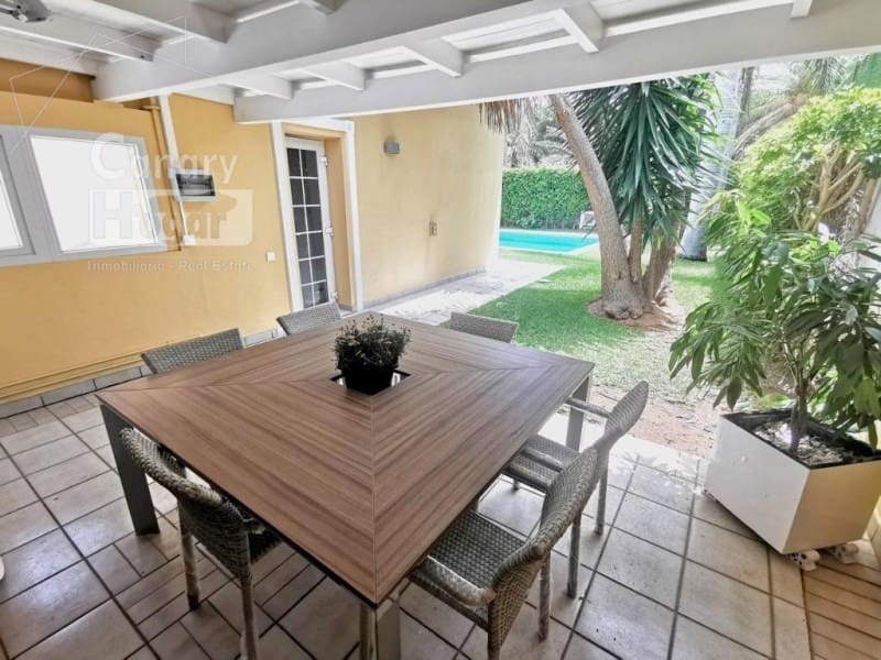 8 bedroom Villa for sale in Playa del Duque with pool garage - € 4,300,000 (Ref: 9834154)