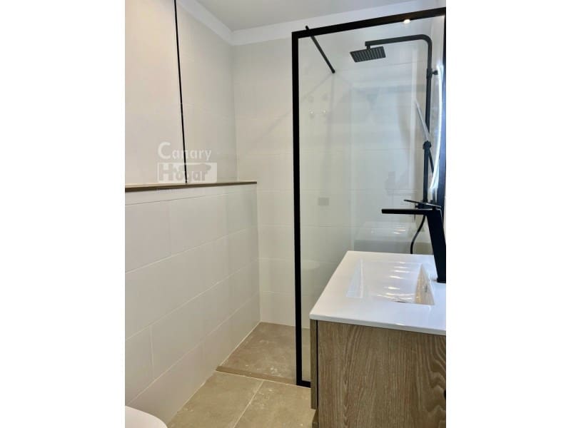 3 bedroom Flat for sale in Costa del Silencio with pool garage - € 685,000 (Ref: 9834159)